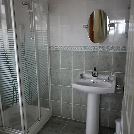 לינה וארוחת בוקר Seacourt - Adult Only 4*